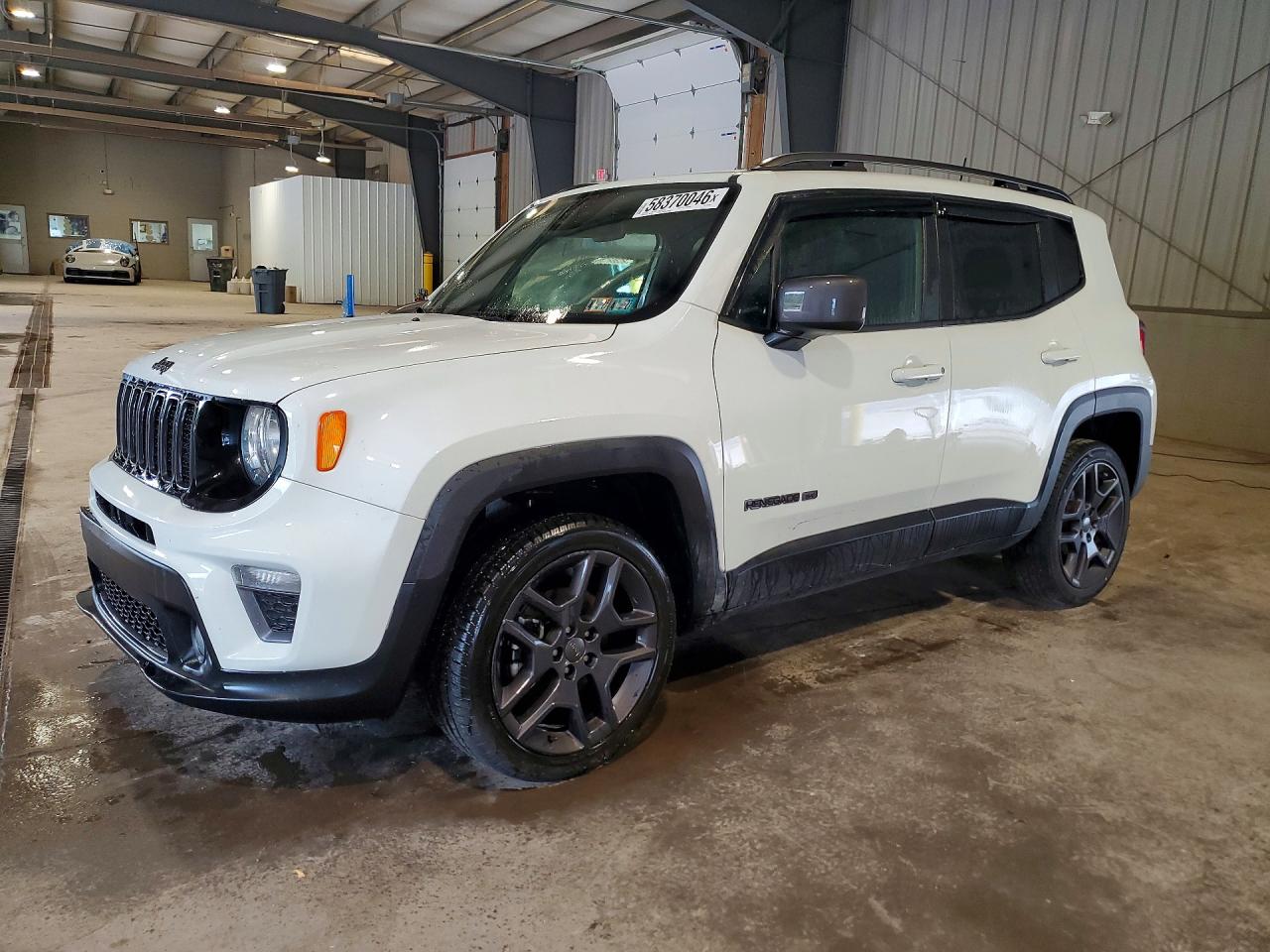 2021 Jeep Renegade Islander, VIN ZACNJDBB5MPM72068 — Front end