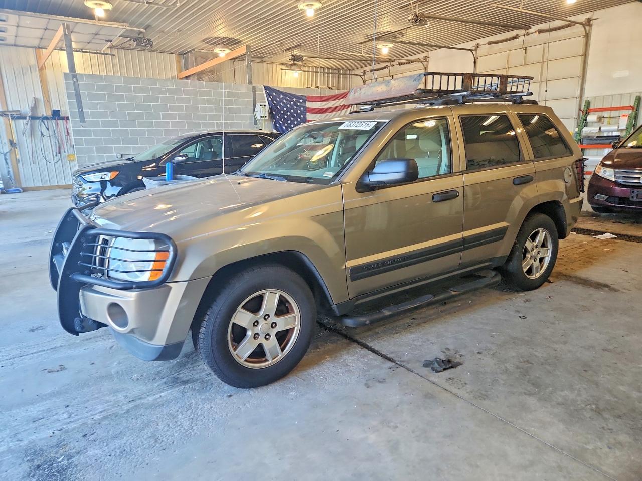 2006 Jeep Grand Cherokee Laredo, VIN 1J4GR48K56C289492 — Minor dents and scratches