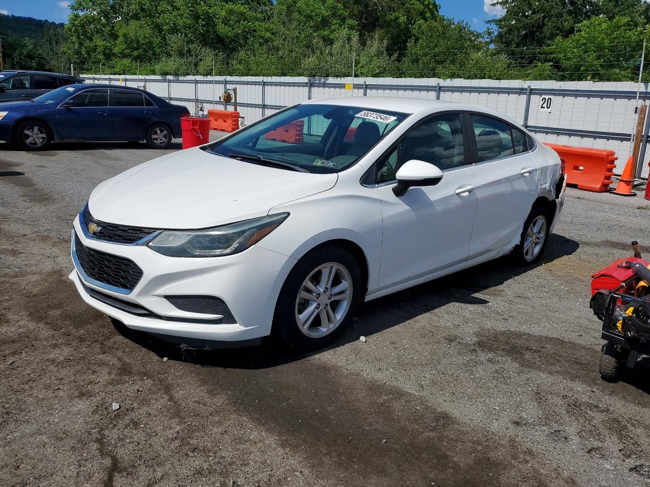 2018 Chevrolet Cruze LT, VIN 1G1BE5SM1J7157321 — Rear end