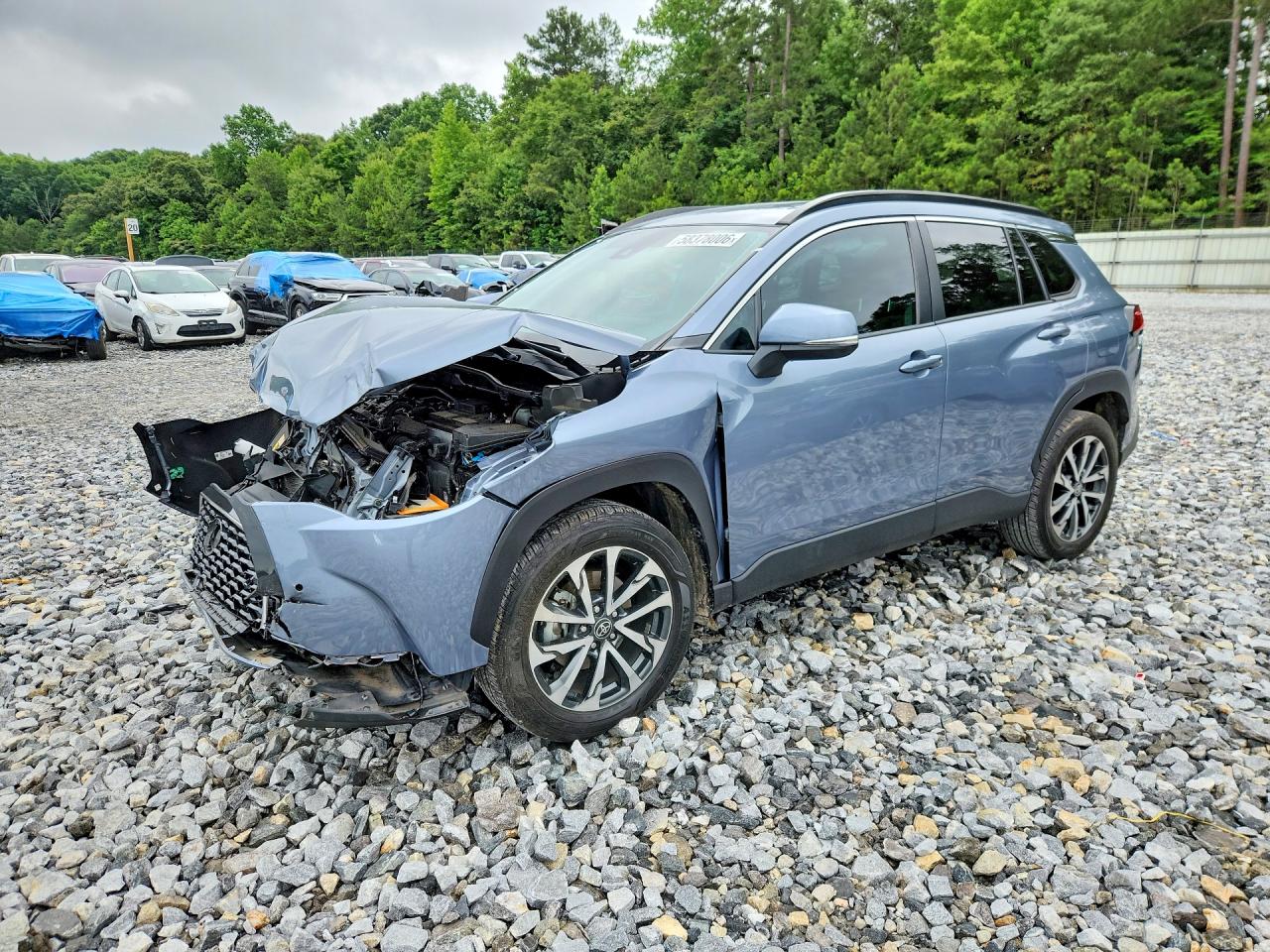 2022 Toyota Corolla Cross XLE, VIN 7MUEAAAG1NV035192 — Front end