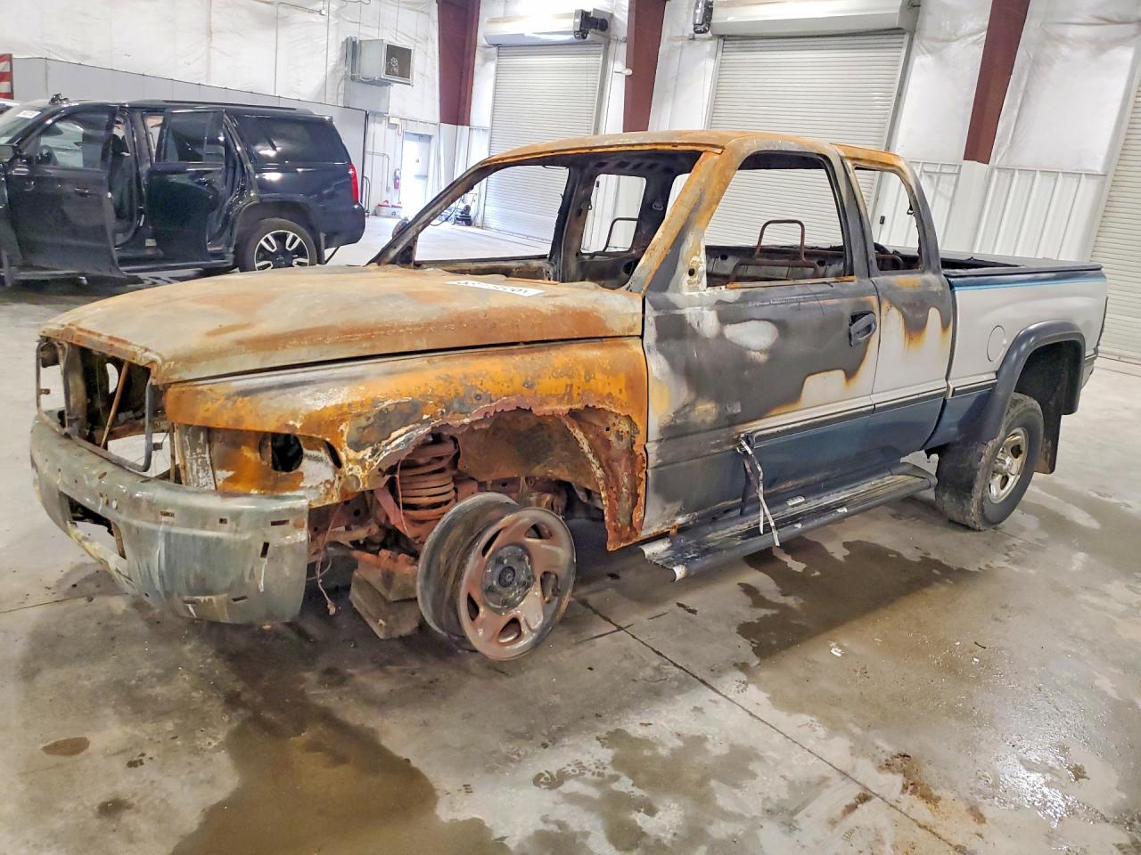 1995 Dodge 1500, VIN 3B7HF13Y3SM168787 — Interior fire