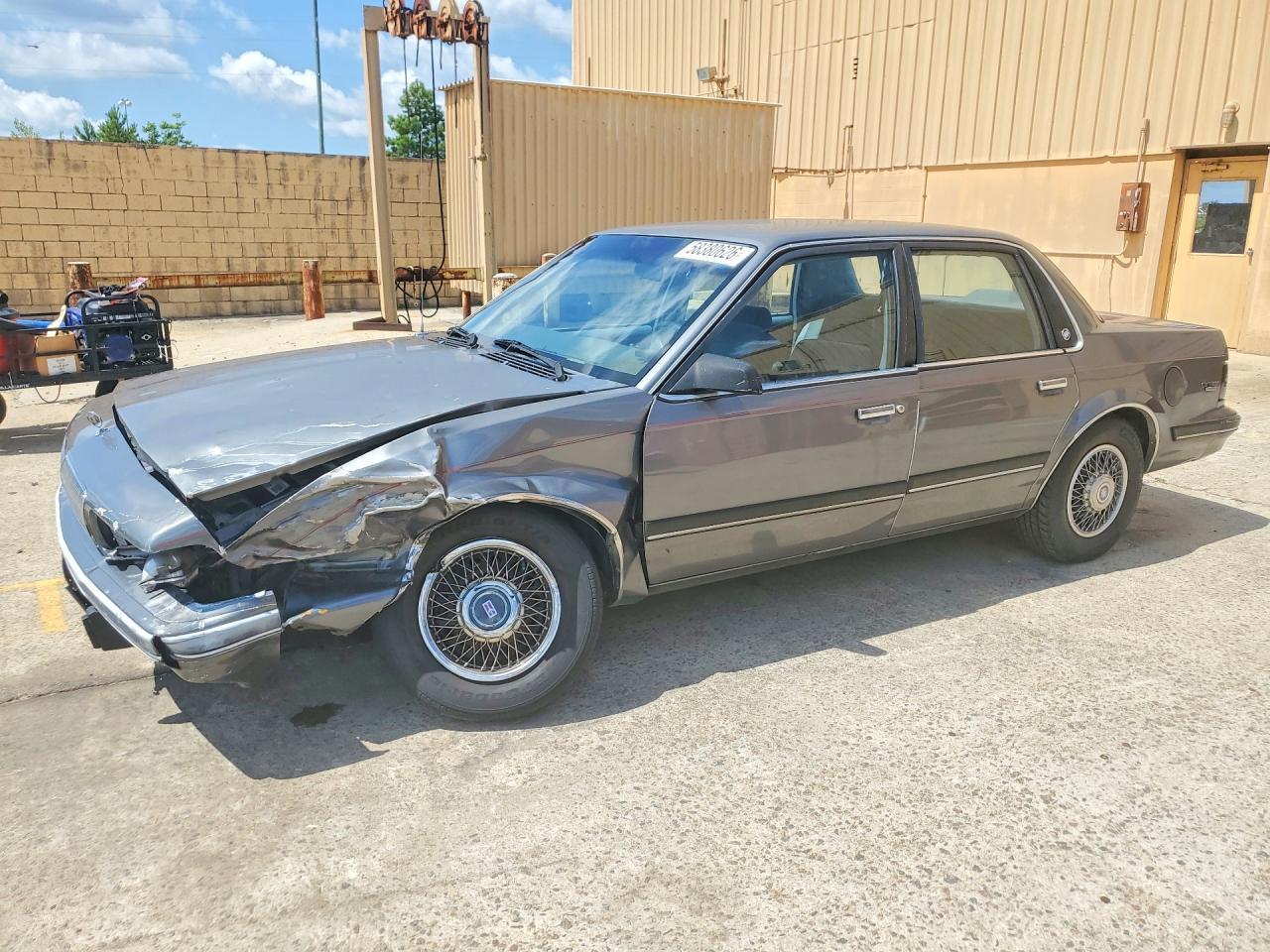 1989 Buick Century, VIN 1G4AL51N9K6444623 — Перед