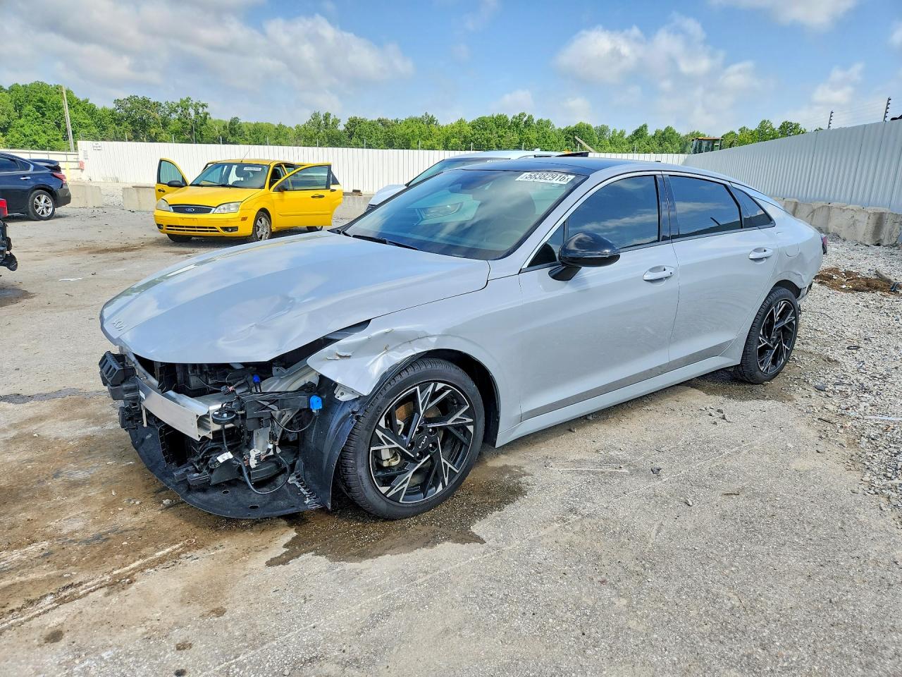 2025 Kia K5 GT-Line, VIN KNAG64J72S5312775 — Front end