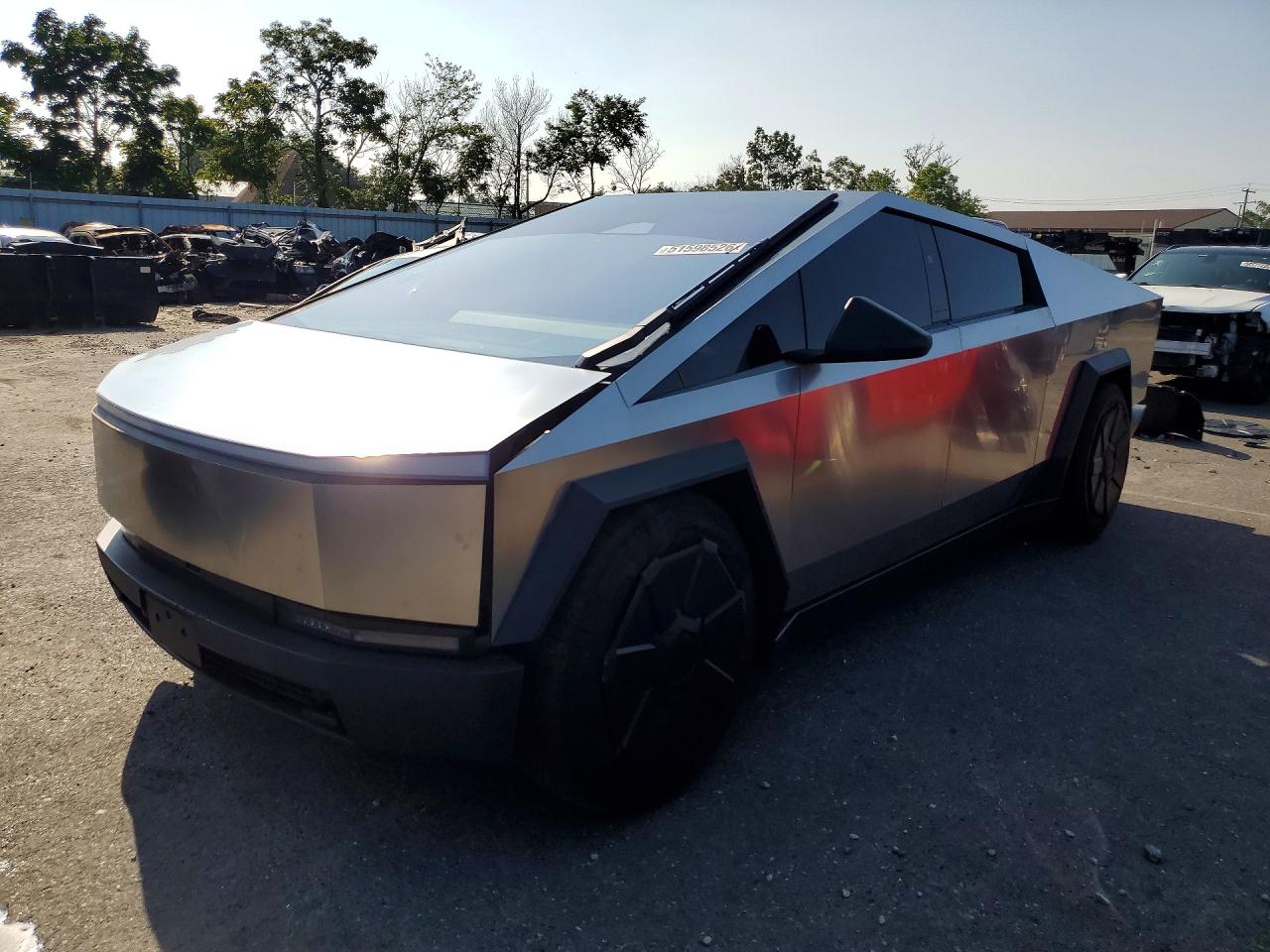2024 Tesla Cybertruck, VIN 7G2CEHED7RA012292 — Side