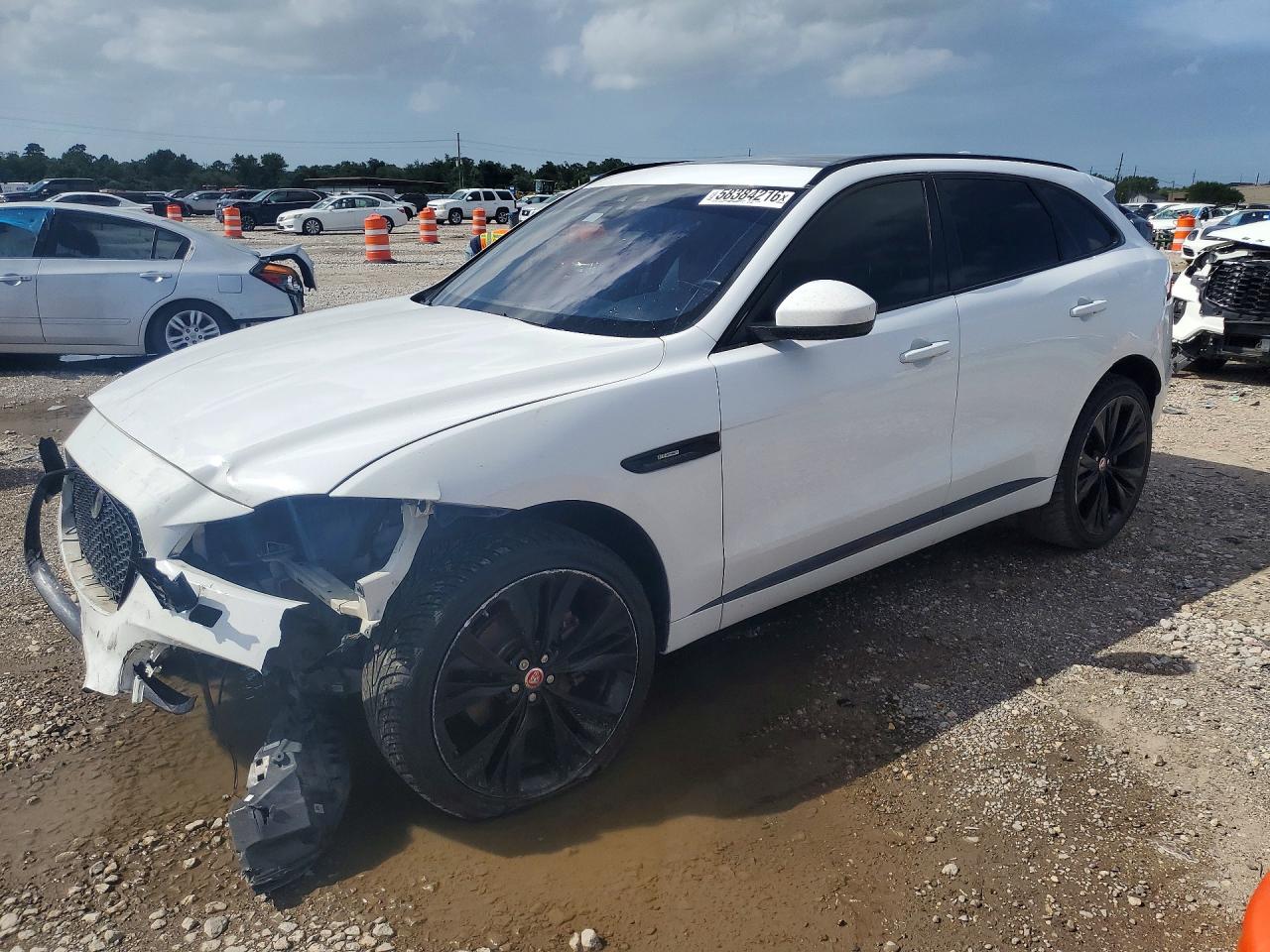 2018 Jaguar F-Pace 30t R-Sport, VIN SADCL2GX0JA279954 — Front end