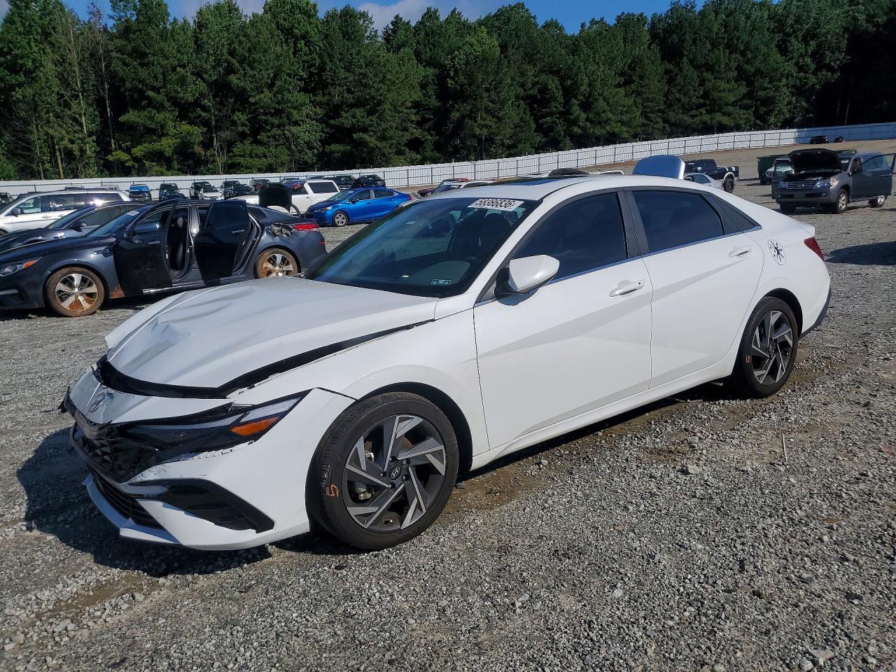 2024 Hyundai Elantra SEL, VIN KMHLS4DGXRU832372 — Front end