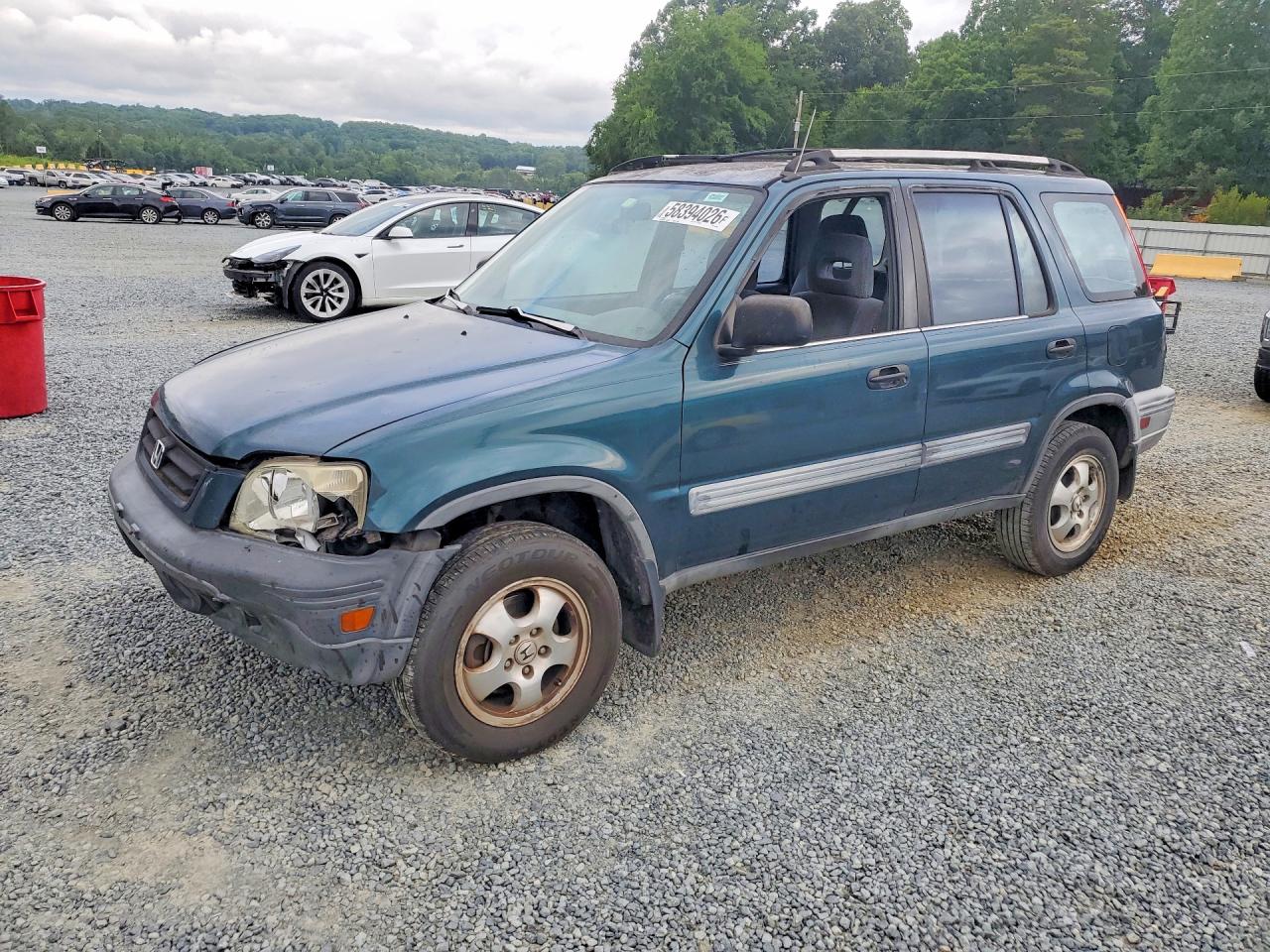1997 Honda CR-V, VIN JHLRD1843VC047864 — Front end