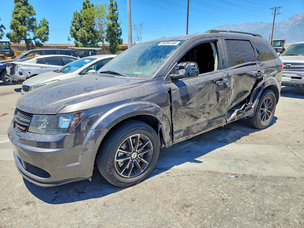 2018 Dodge Journey SE, VIN 3C4PDCAB2JT383805 — Side