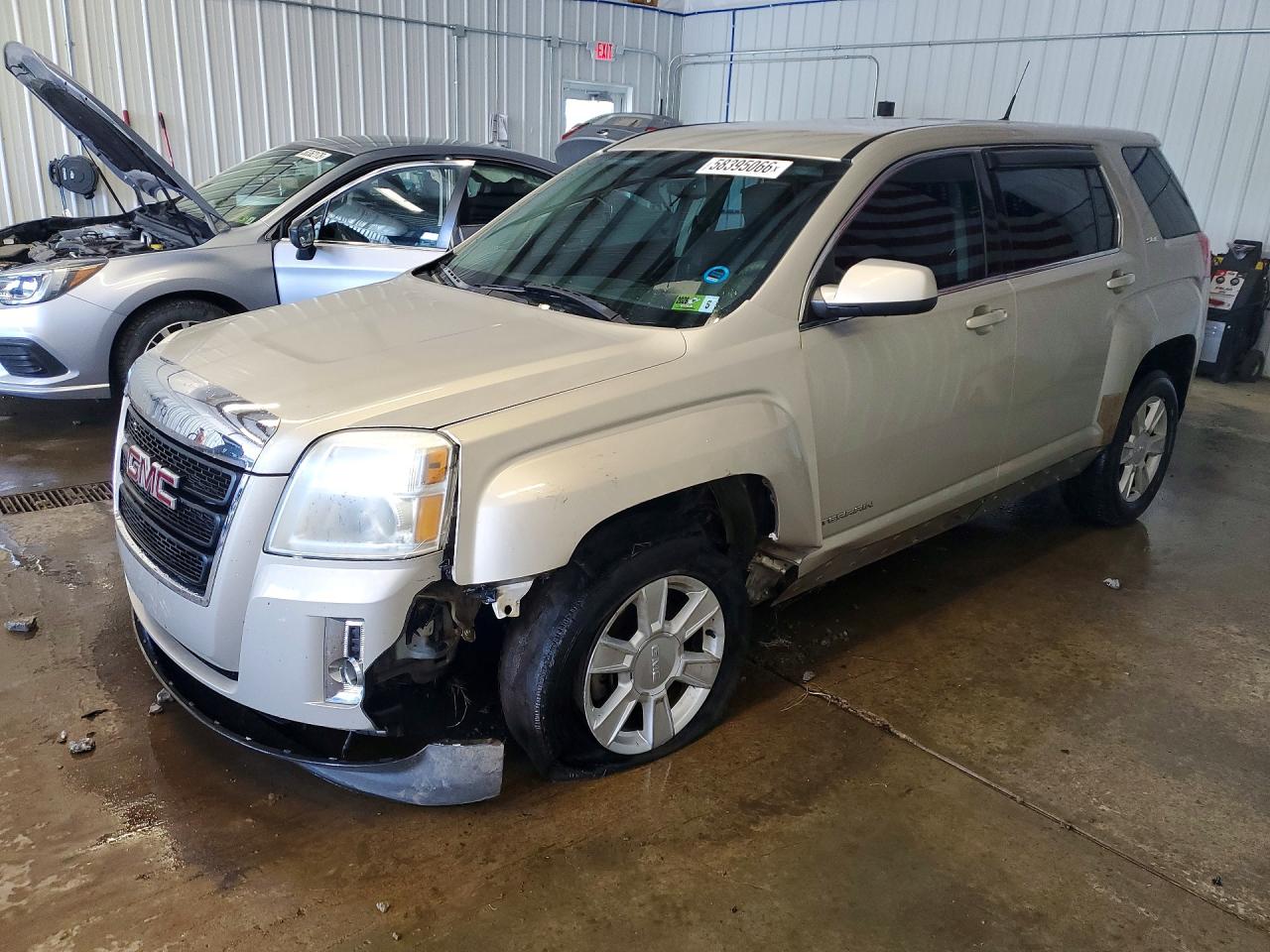 2011 GMC Terrain SLE-1, VIN 2CTFLREC4B6409867 — Front end