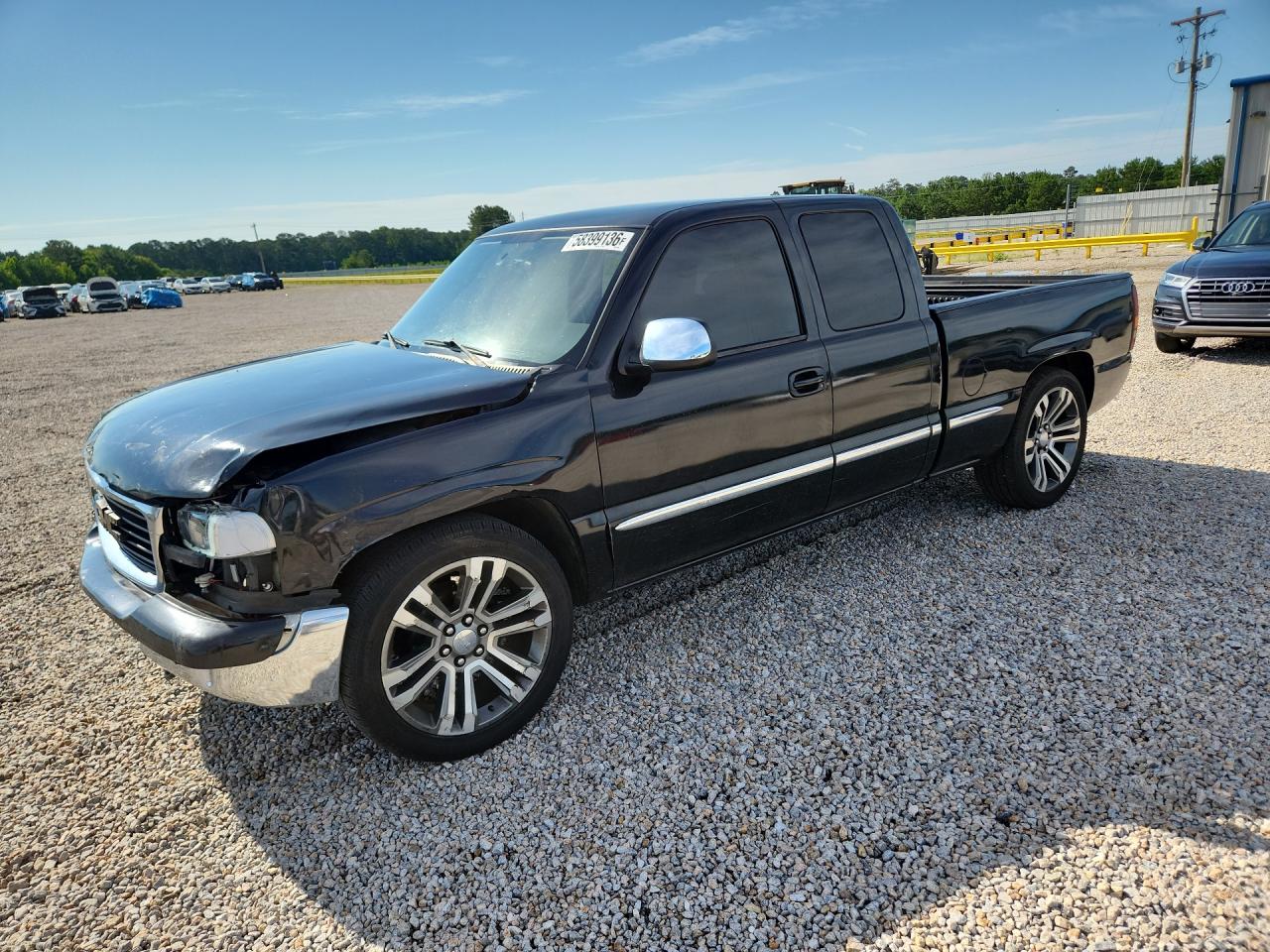 2002 GMC Sierra 1500 SLE, VIN 2GTEC19V121214360 — Front end