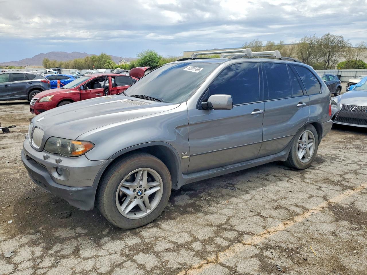 2004 BMW X5 4.4i, VIN 5UXFB53504LV01644 — Бок