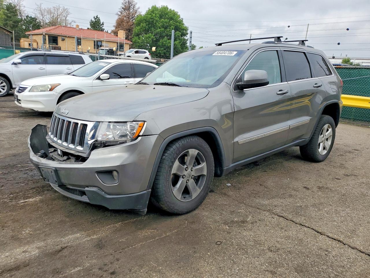 2013 Jeep Grand Cherokee Laredo, VIN 1C4RJFAT0DC545796 — Front end