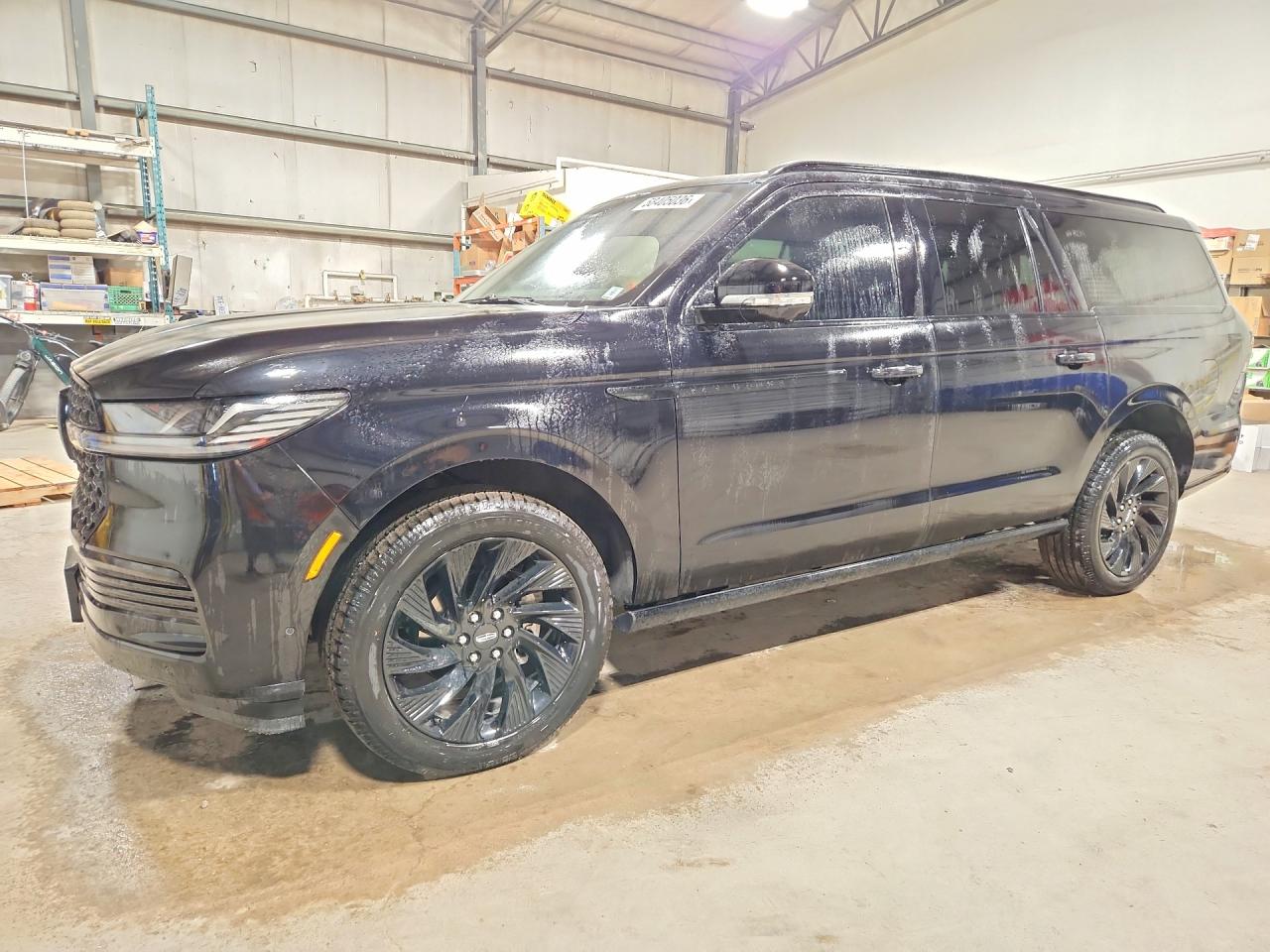2025 Lincoln Navigator Reserve, VIN 5LMJJ3LG3SEL15255 — Minor dents and scratches