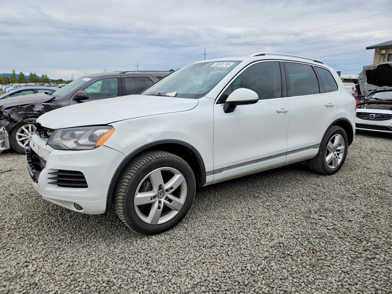 2013 Volkswagen Touareg Sport, VIN WVGEP9BP0DD012188 — Перед