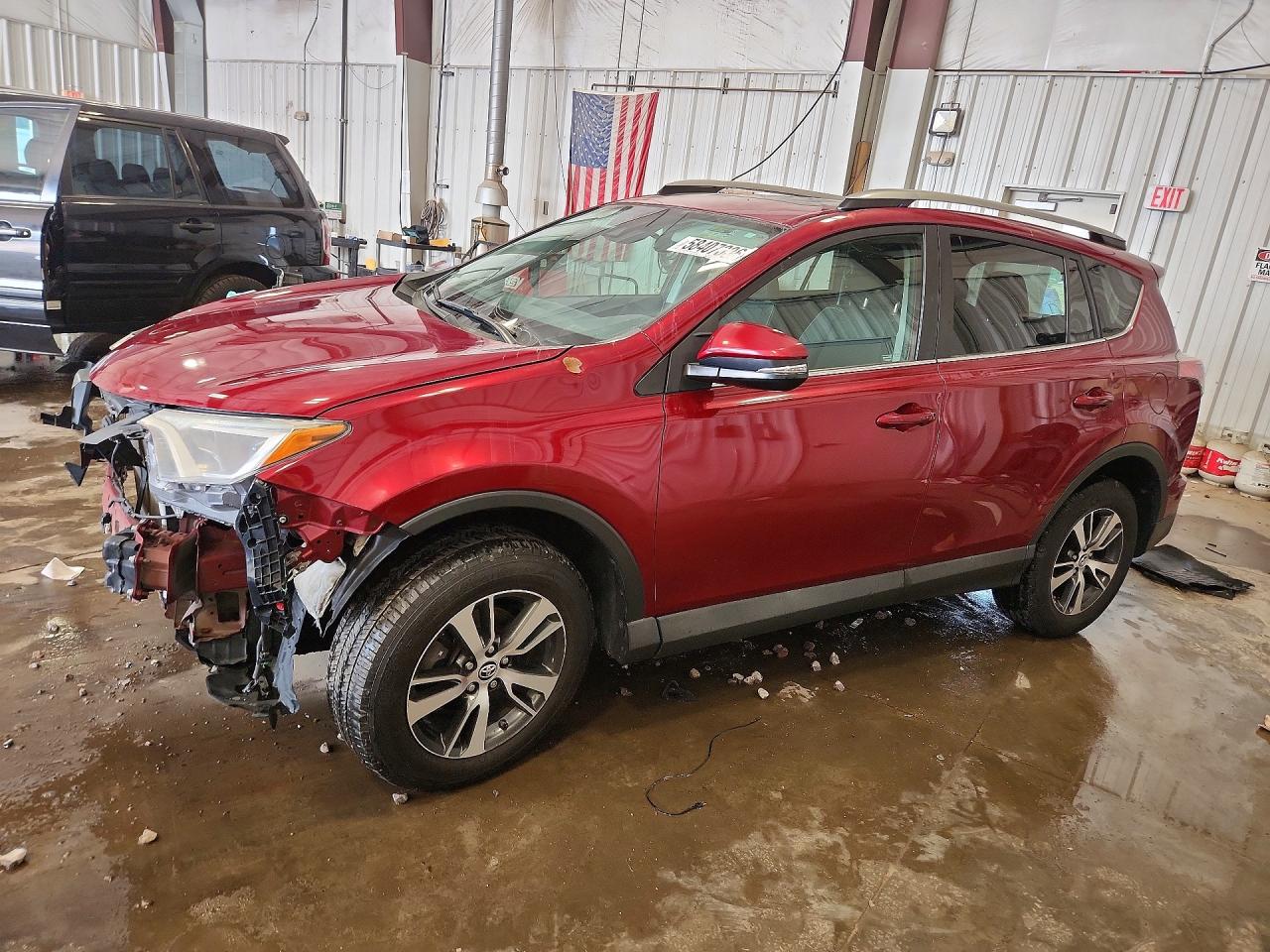 2018 Toyota RAV4 XLE, VIN 2T3RFREV3JW855500 — Front end