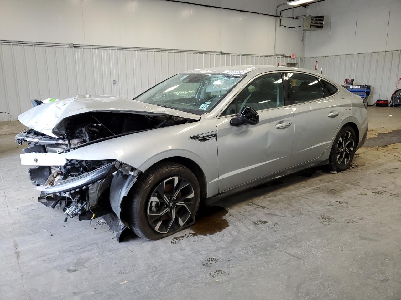 2025 Hyundai Sonata SEL, VIN KMHL64JA2SA456813 — Перед