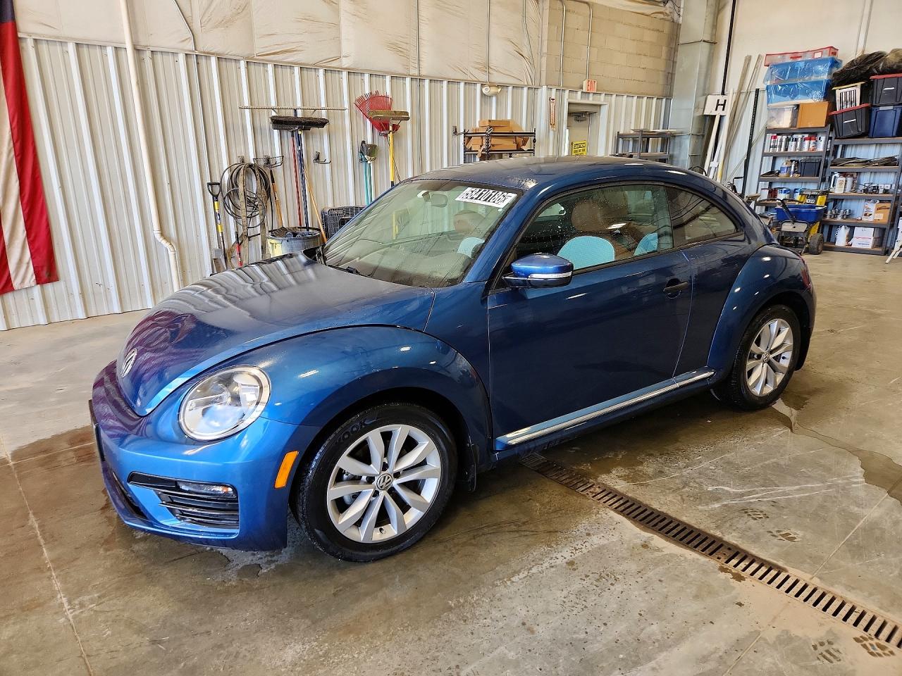 2017 Volkswagen Beetle Fleet, VIN 3VWF17AT5HM628540 — Front end