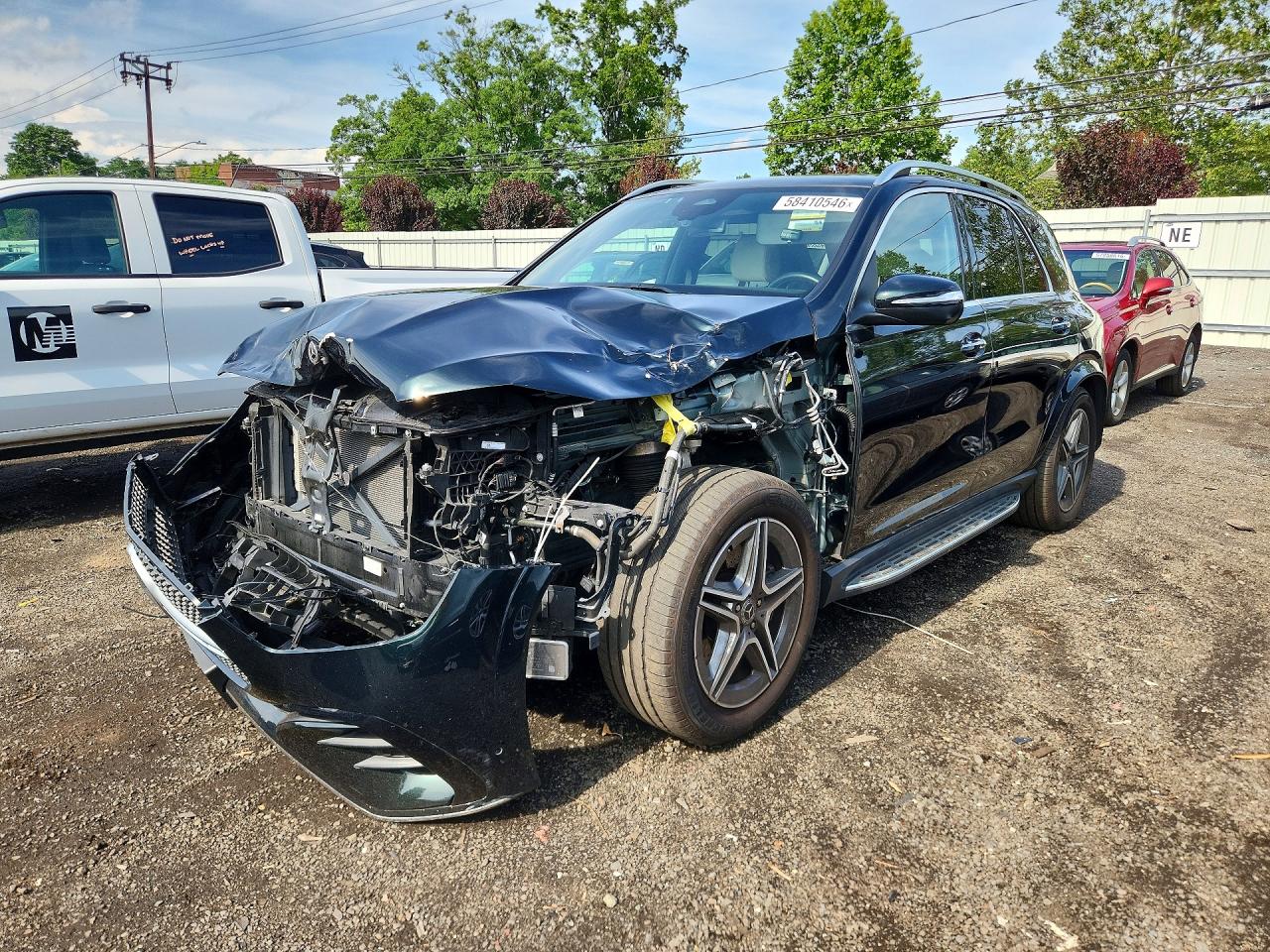 2025 Mercedes-Benz GLE 450, VIN 4JGFB5KB1SB336274 — Перед