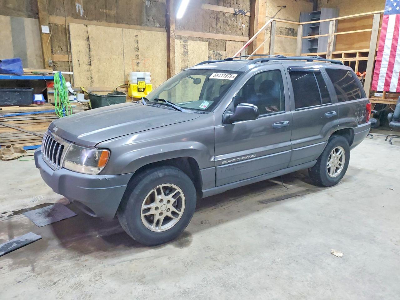 2004 Jeep Grand Cherokee Laredo, VIN 1J4GX48S54C427972 — Minor dents and scratches