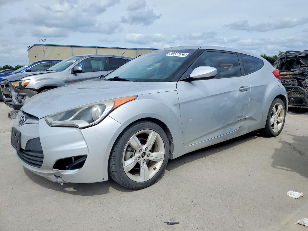 2013 Hyundai Veloster w/Black Int, VIN KMHTC6AD0DU117838 — Side