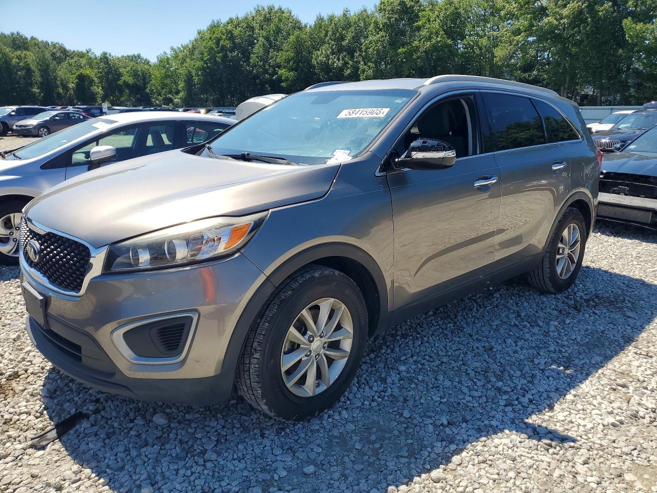 2016 Kia Sorento LX, VIN 5XYPG4A35GG076814 — Minor dents and scratches