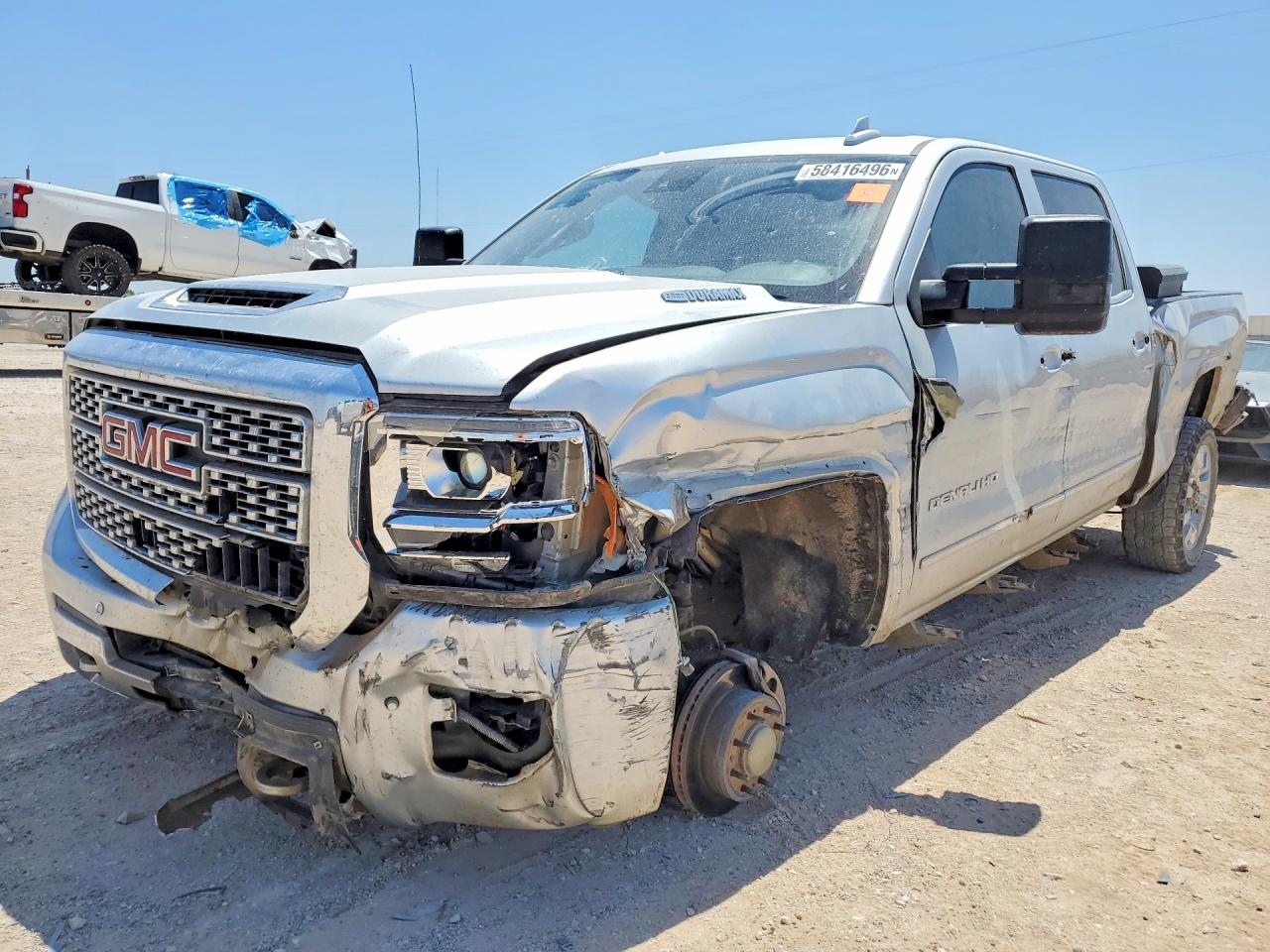 2019 GMC Sierra 2500HD Denali, VIN 1GT12SEY9KF273432 — Front end