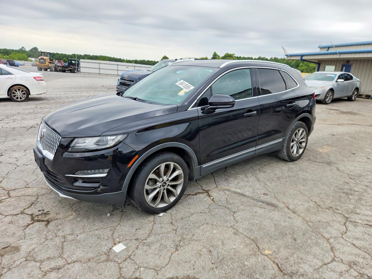 2019 Lincoln MKC Select, VIN 5LMCJ2C9XKUL08524 — Minor dents and scratches