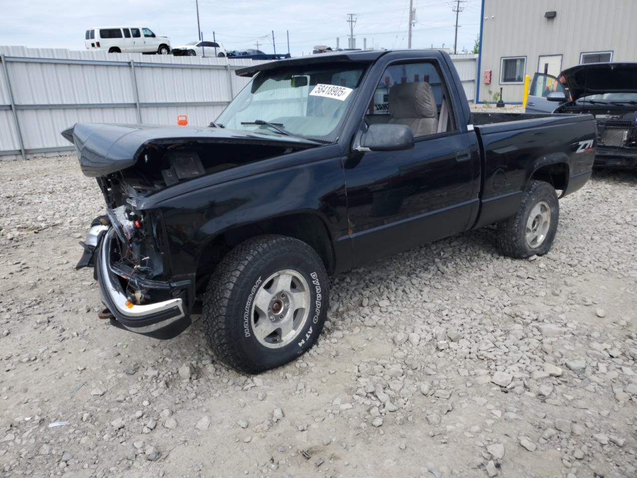 1996 Chevrolet K1500, VIN 1GBEK14M9TZ134111 — Front end