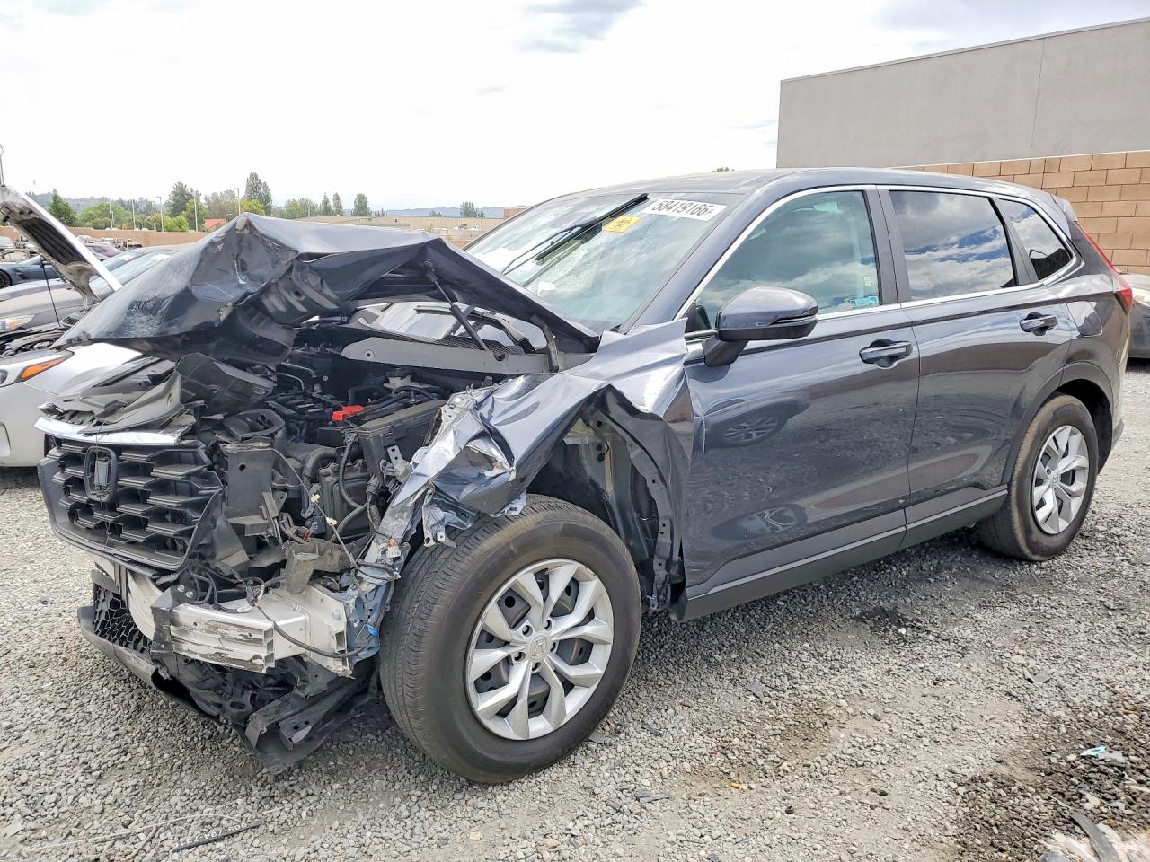 2023 Honda CR-V LX, VIN 2HKRS3H22PH305988 — Перед