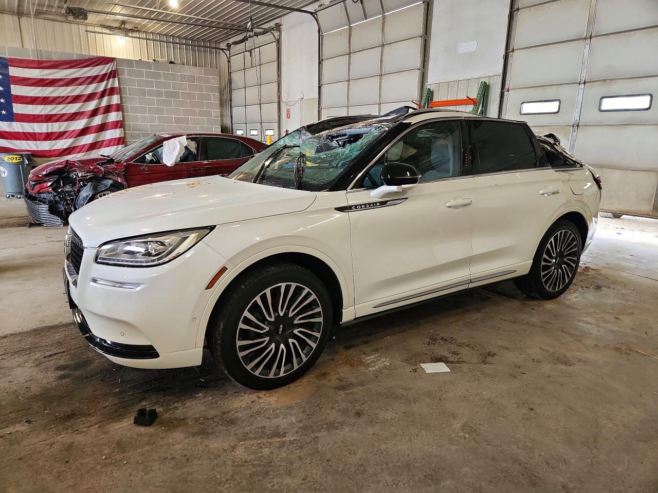2022 Lincoln Corsair Reserve, VIN 5LMCJ2DH4NUL01613 — Roof