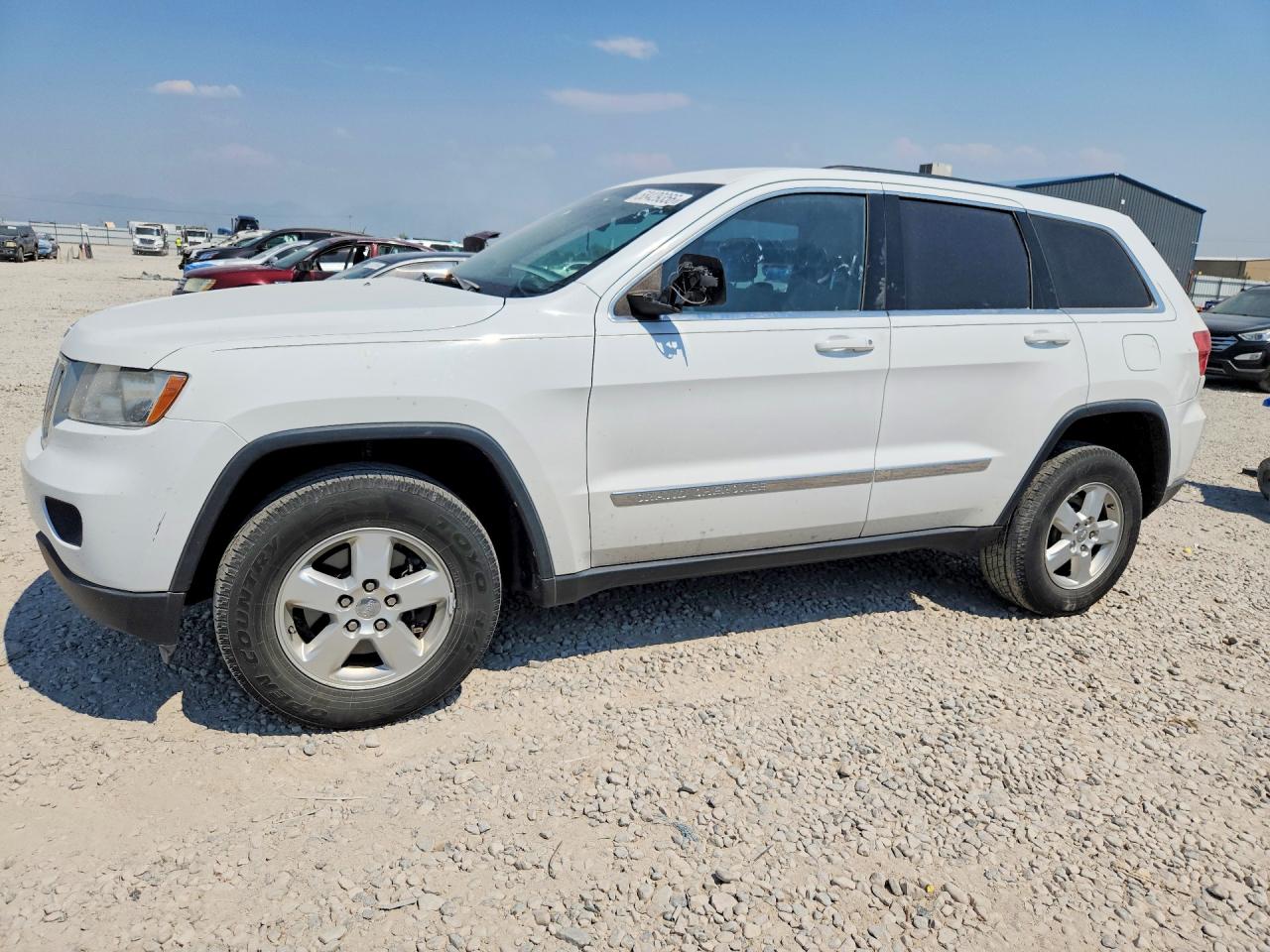 2013 Jeep Grand Cherokee Laredo, VIN 1C4RJEAG1DC514196 — Minor dents and scratches
