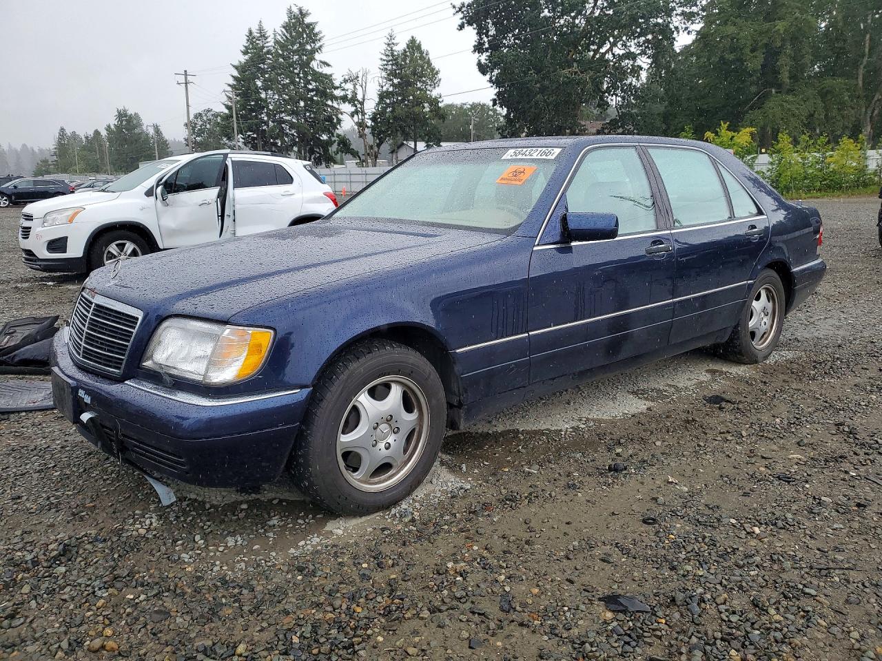 1999 Mercedes-Benz S 320/430/500, VIN WDBGA33G6XA428308 — Front end