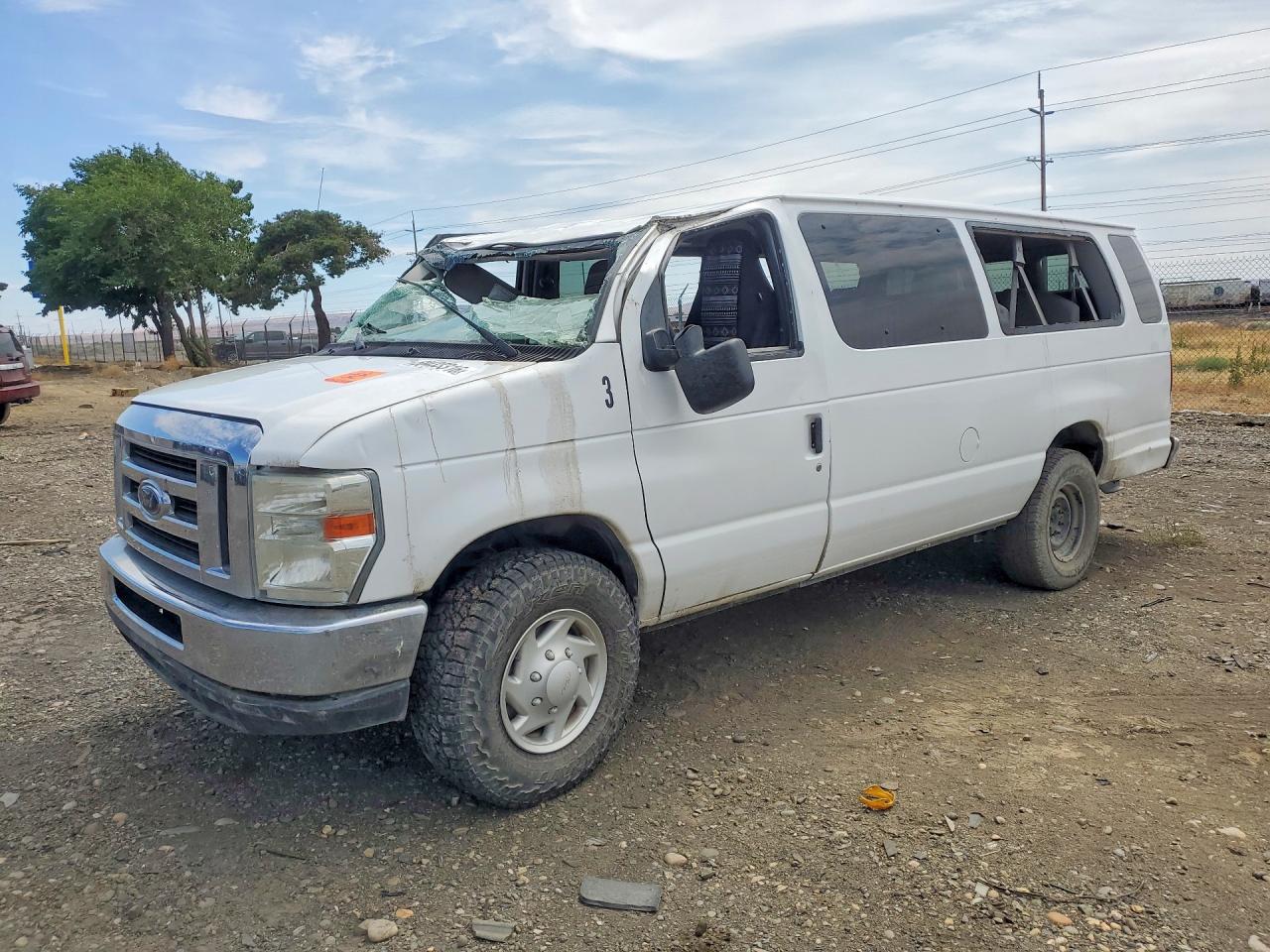 2013 Ford Econoline Passenger XLT, VIN 1FBSS3BL8DDA92084 — Rollover