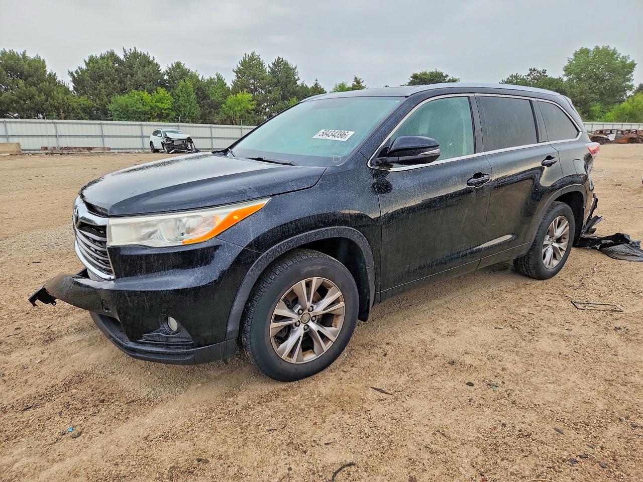 2014 Toyota Highlander XLE, VIN 5TDJKRFHXES071033 — Front end