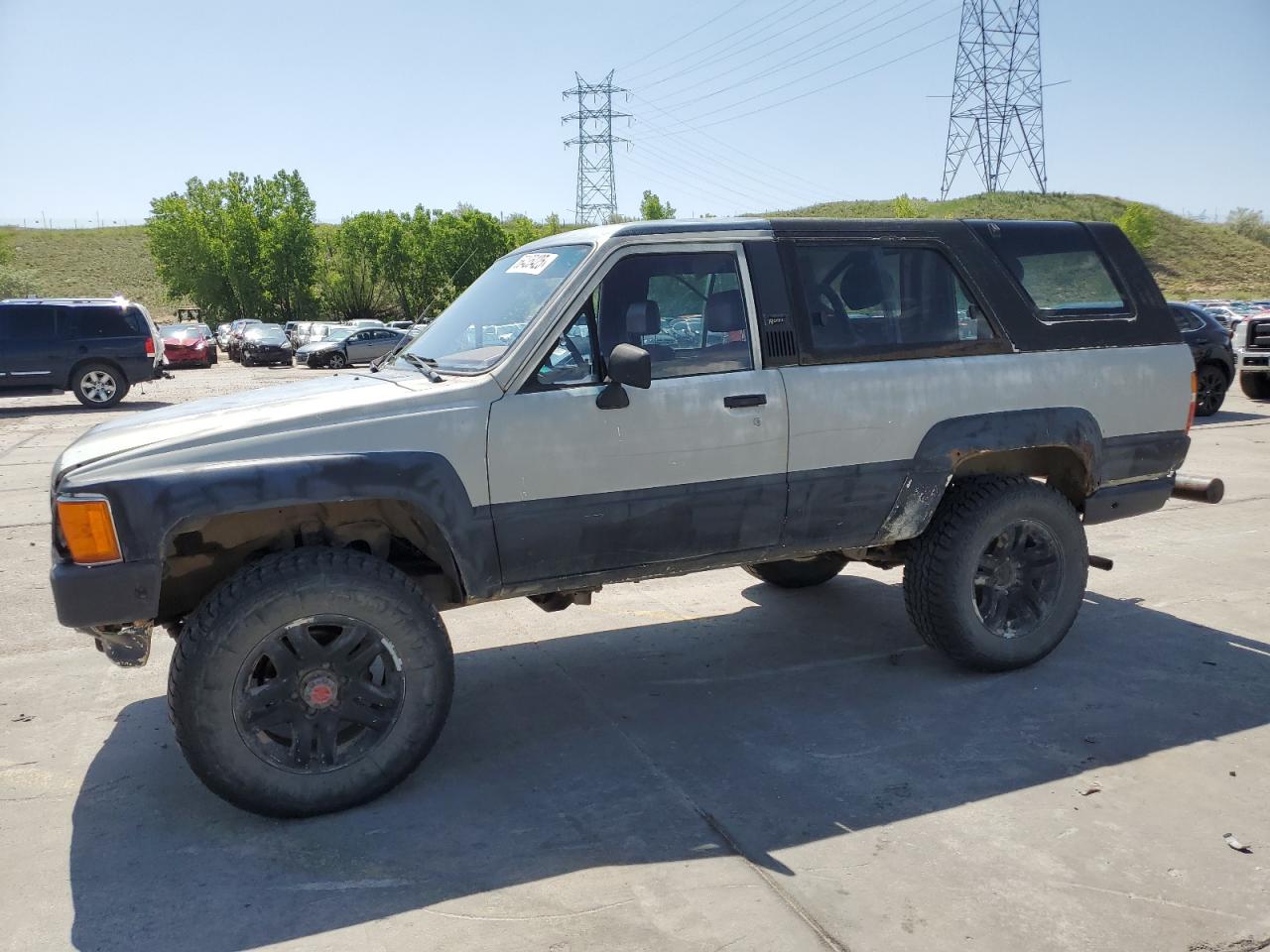 1987 Toyota 4Runner, VIN JT4RN62D3H0161126 — Front end