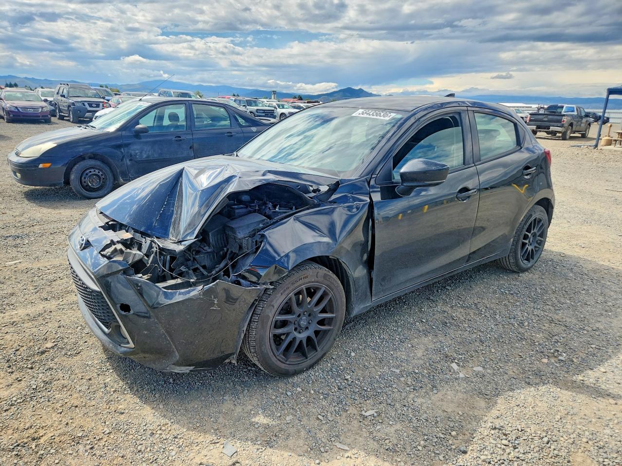2020 Toyota Yaris LE, VIN 3MYDLBJV1LY707151 — Front end