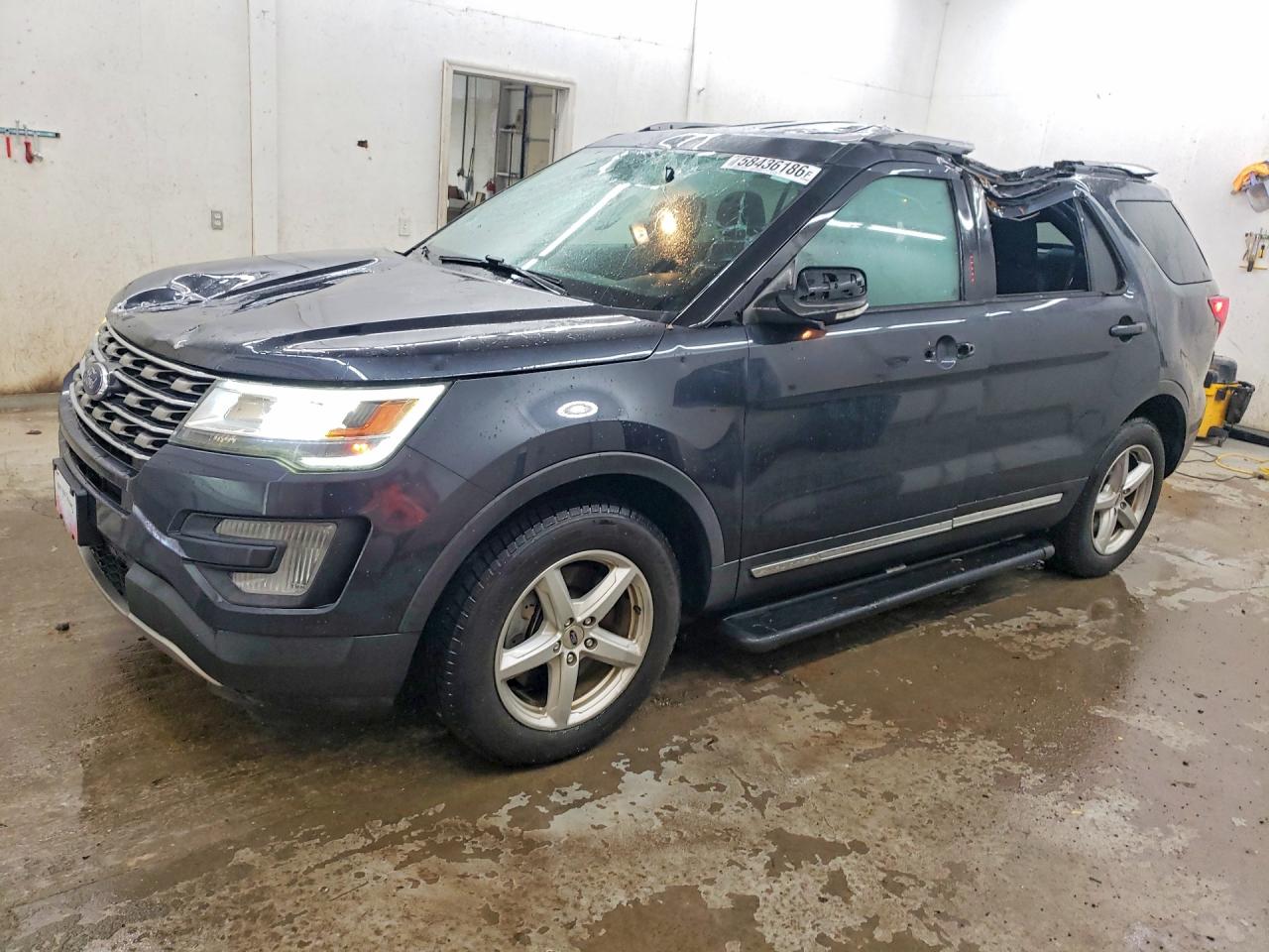 2017 Ford Explorer XLT, VIN 1FM5K8D85HGE21449 — Крыша