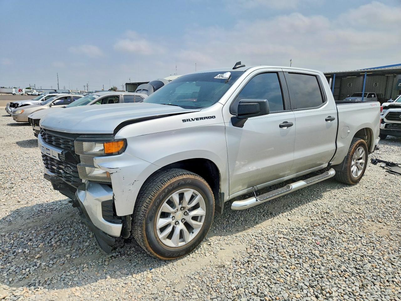 2021 Chevrolet Silverado 1500 Custom, VIN 3GCPYBEK0MG451864 — Front end
