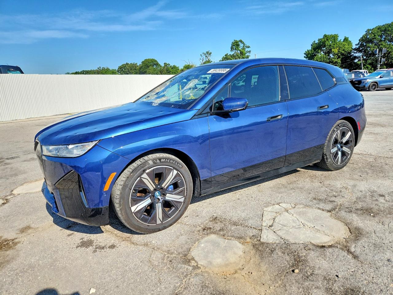 2023 BMW iX M60, VIN WB533CF05PCK57916 — Град