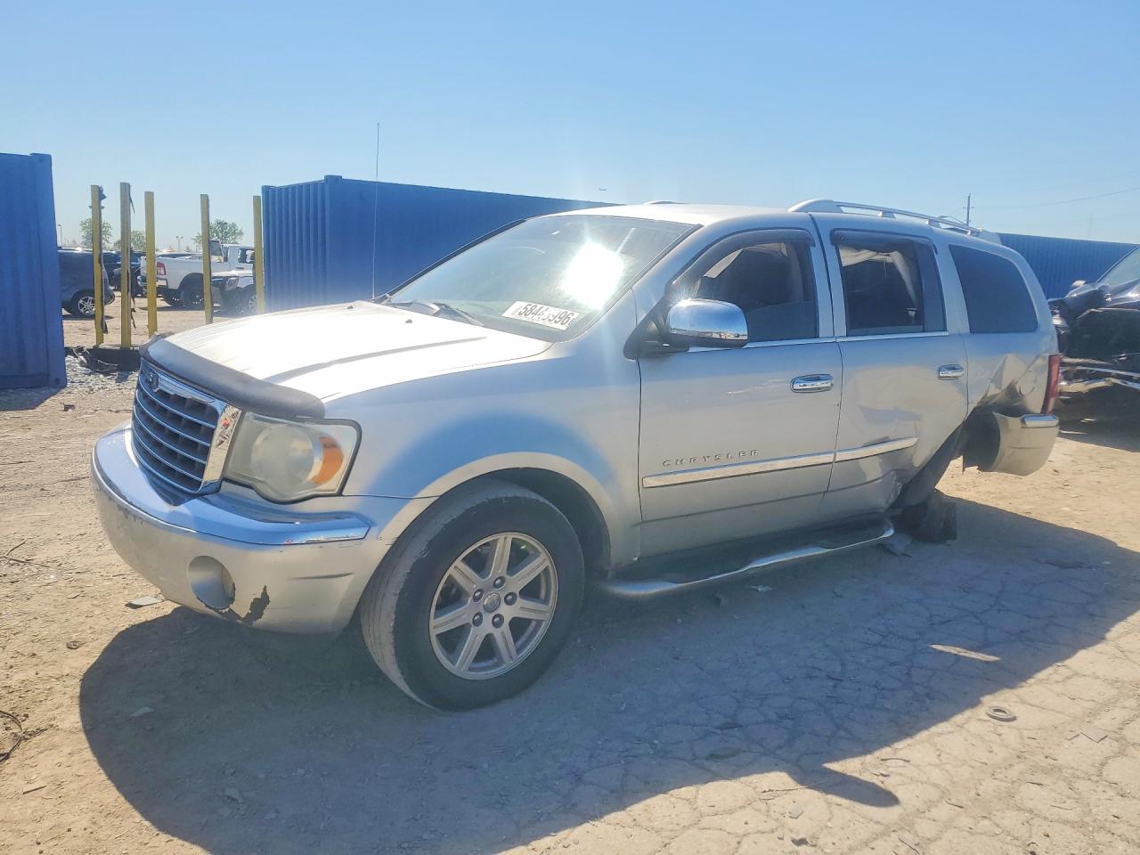 2007 Chrysler Aspen Limited, VIN 1A8HX58P67F535136 — Side