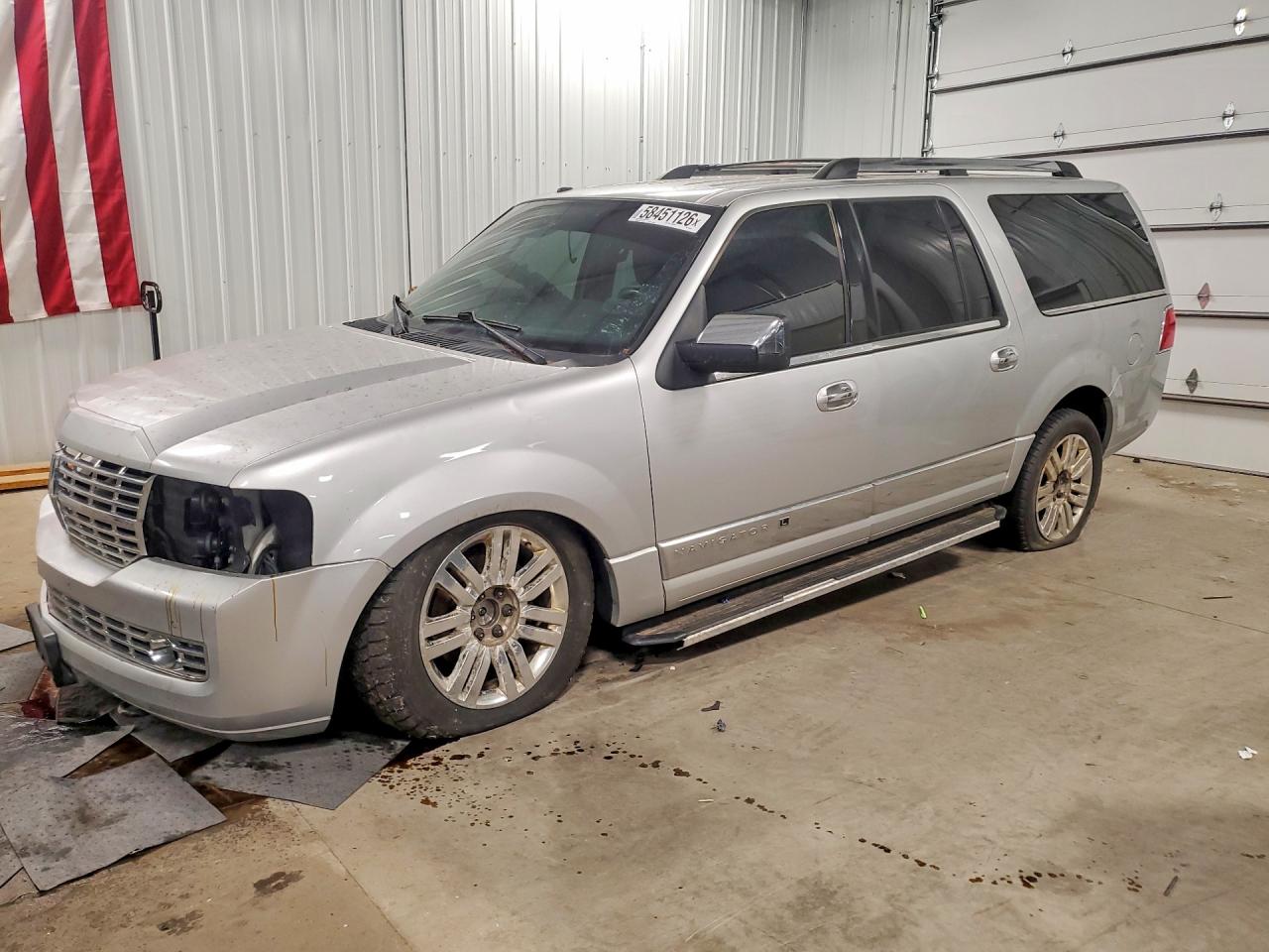 2012 Lincoln Navigator, VIN 5LMJJ3J55CEL06382 — Front end