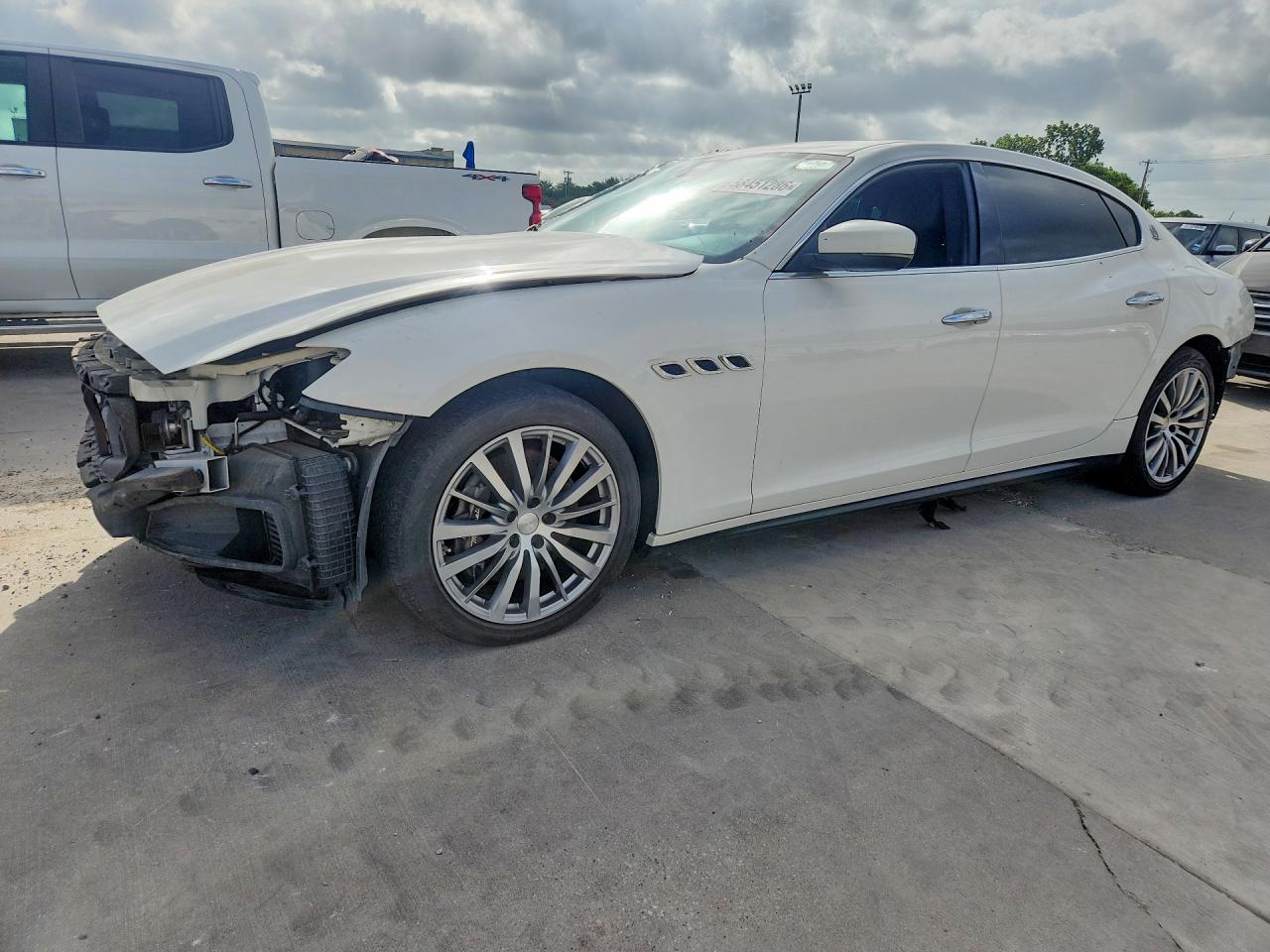 2018 Maserati Quattroporte S, VIN ZAM56YPAXJ1291793 — Front end