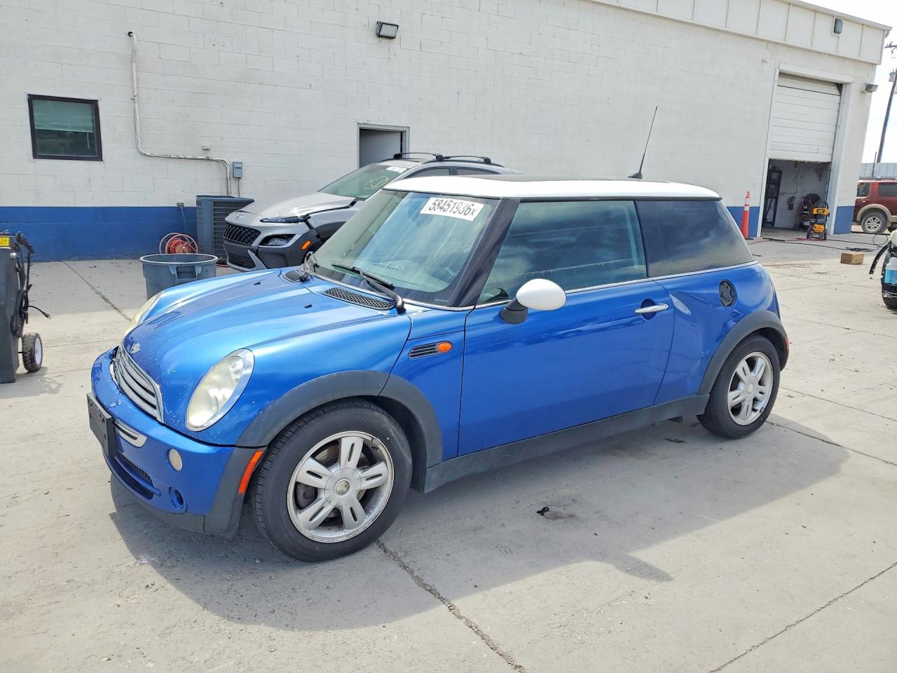 2006 MINI Hardtop, VIN WMWRC33516TK66848 — Front end
