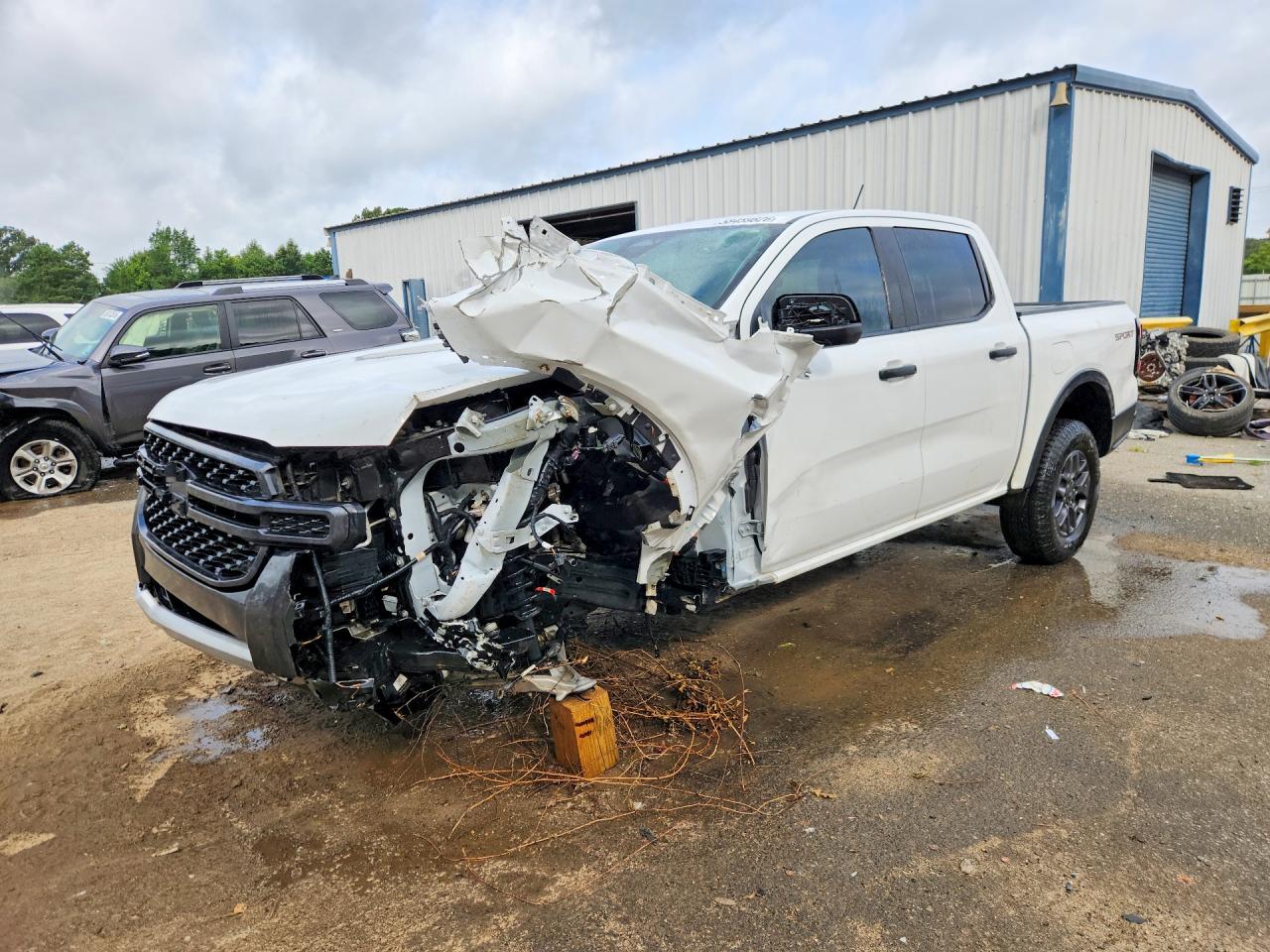 2024 Ford Ranger XLT, VIN 1FTER4GH5RLE37292 — Front end