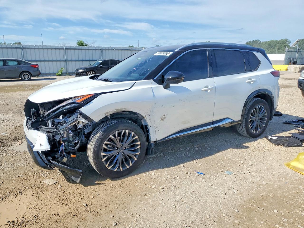 2024 Nissan Rogue Platinum, VIN JN8BT3DC1RW381488 — Front end