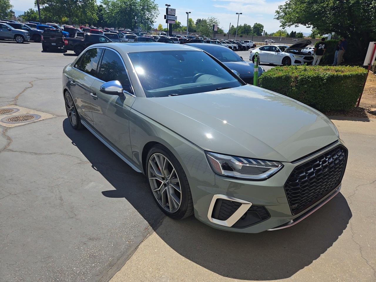 2020 Audi S4 Premium Plus, VIN WAUB4AF42LA064663 — Normal wear