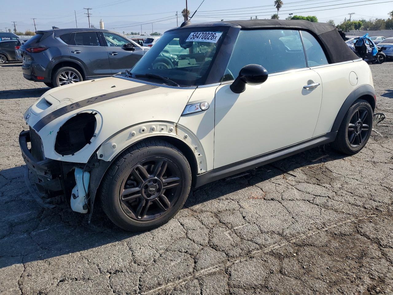 2013 MINI Convertible S, VIN WMWZP3C50DT705538 — Front end