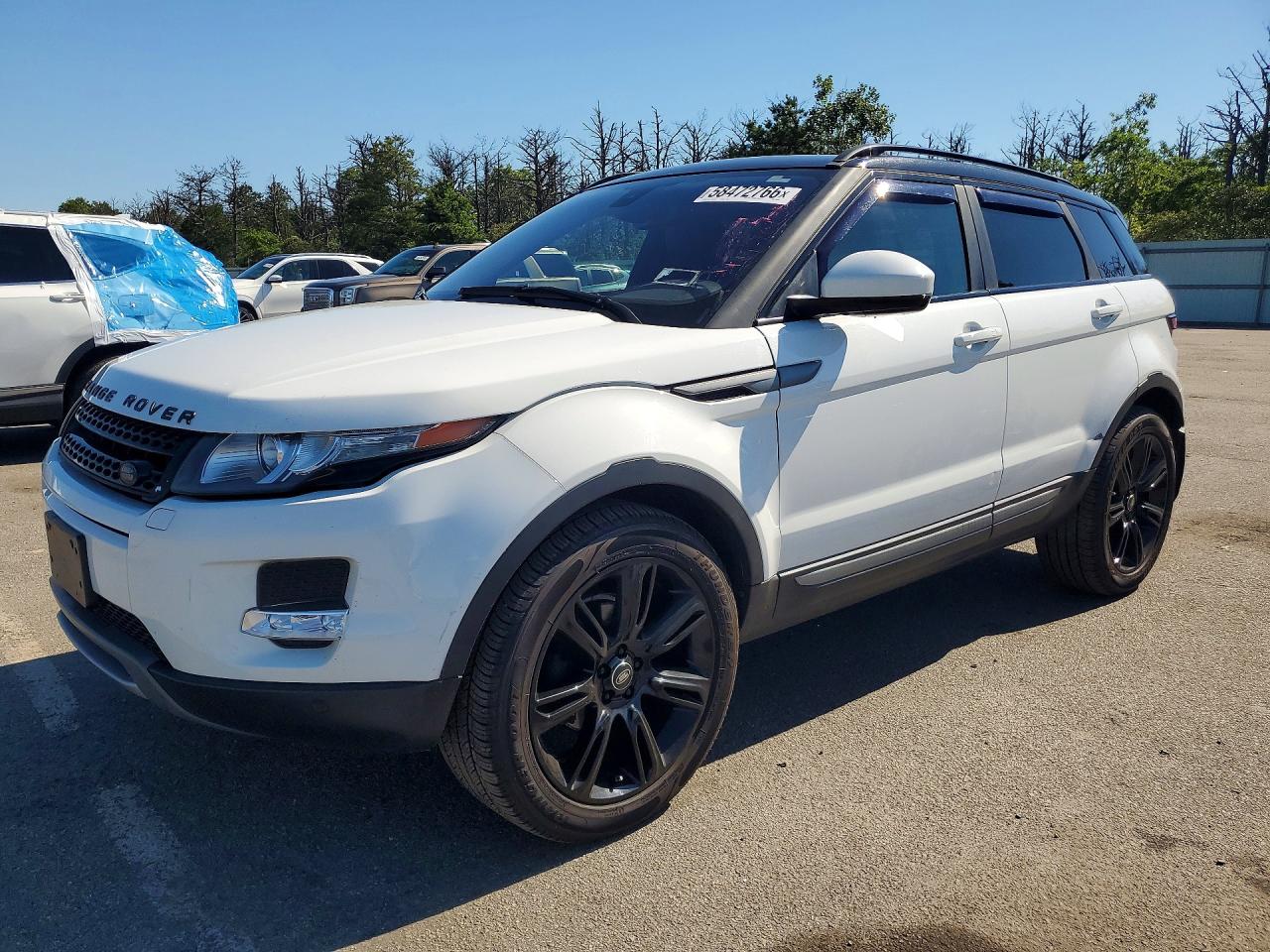 2014 Land Rover Range Rover Evoque Pure Plus, VIN SALVP2BG4EH950905 — Side