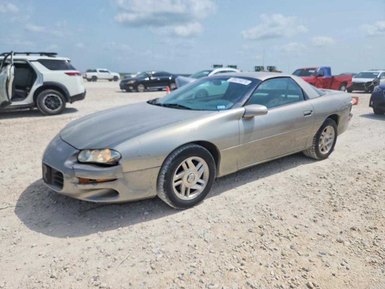 2001 Chevrolet Camaro, VIN 2G1FP22K212120925 — Front end