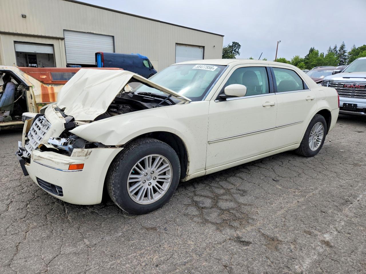 2008 Chrysler 300 Touring, VIN 2C3KA53G98H106373 — Front end